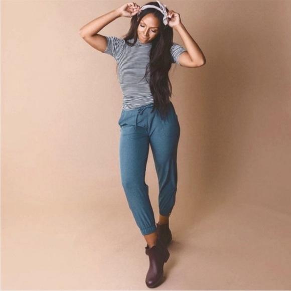 ALBION Light Blue Chambray Jetsetters Jogger Pants
Ankle Zippers Size XL - Picture 3 of 10